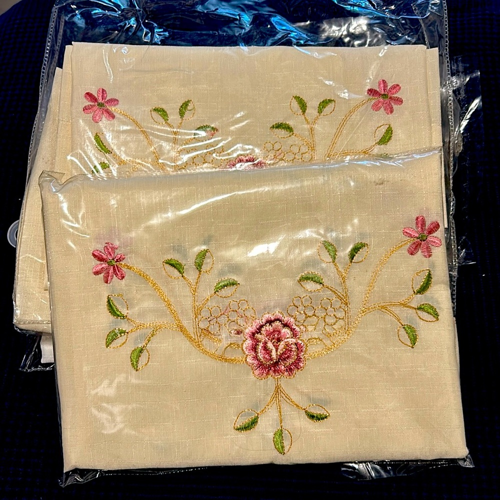 Kitchen curtains